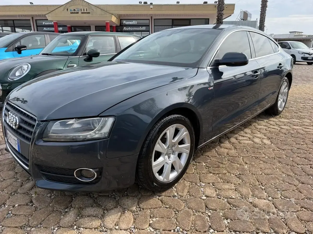Usata Audi A5 Advanced 143 CV (105 kW) 2010 Grigio Coupé