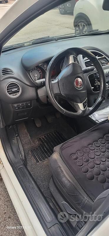 Usata Fiat Grande Punto 75 CV (55 kW) 2016 Bianco Utilitaria