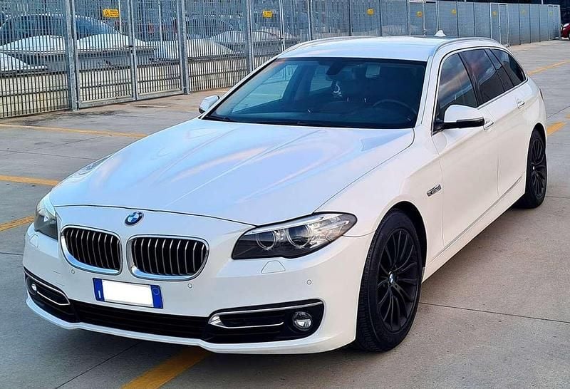 Usata BMW 520 Luxury Line 184 CV (135 kW) 2015 Station wagon