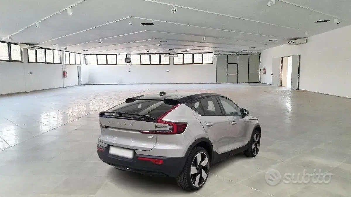 Usata Volvo C40 300 kW (408 CV) 2022 Grigio SUV