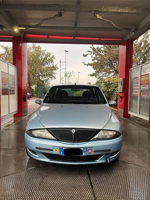 Usata Lancia Ypsilon 60 CV (44 kW) 2001 Utilitaria