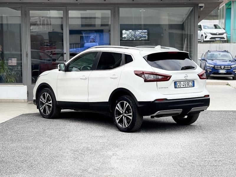 Używany Nissan Qashqai 116 KM (85 kW) 2020 Biały SUV