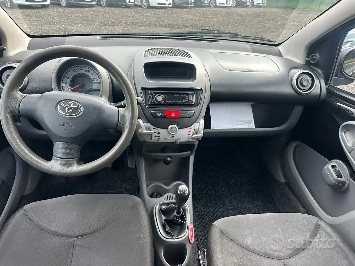 Usata Toyota Aygo 68 CV (50 kW) 2009 Nero Utilitaria