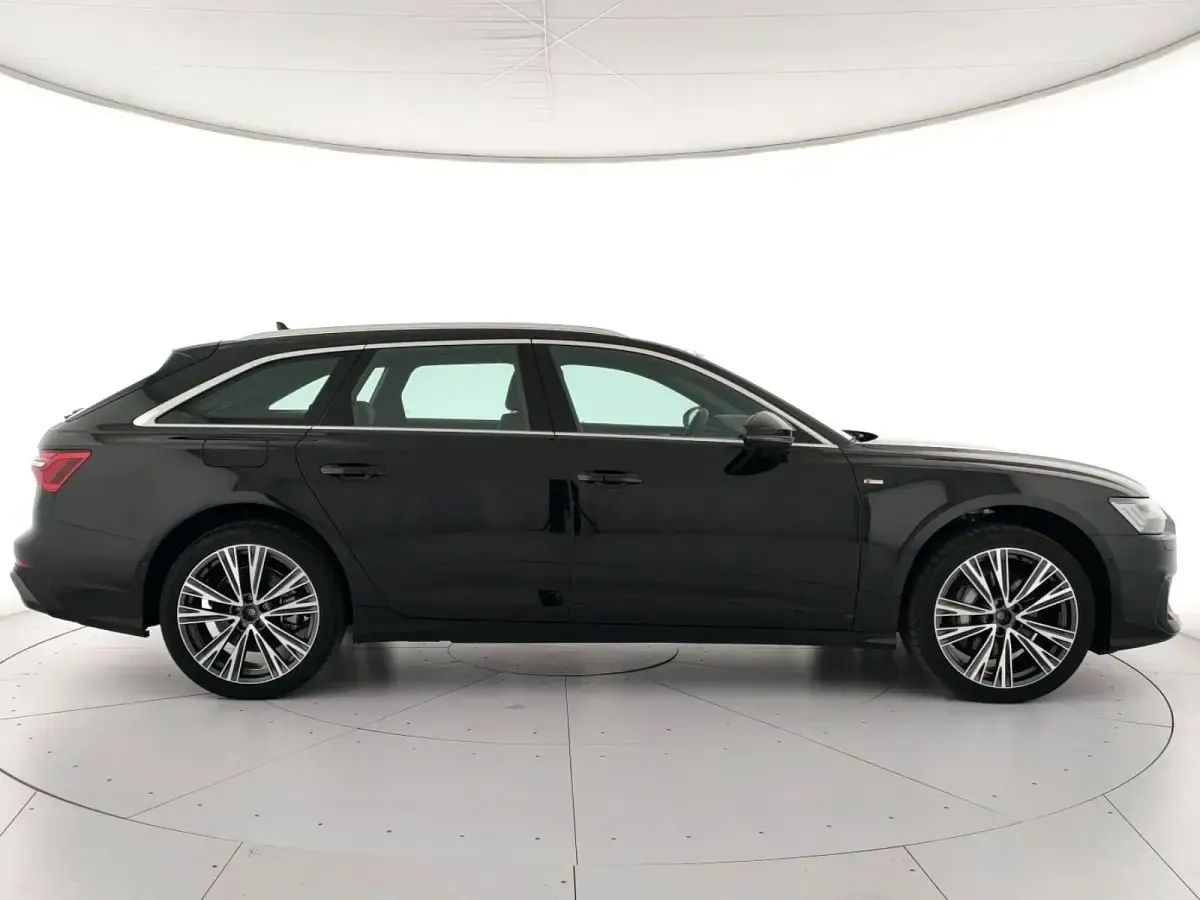 Nuova Audi A6 Business 286 CV (210 kW) 2026 Nero Station wagon