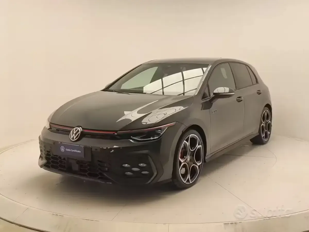 Usata VW Golf VIII GTI 265 CV (194 kW) 2024 Grigio Berlina
