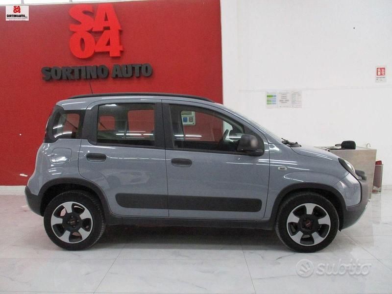 Usata Fiat Panda Cross 69 CV (50 kW) 2022 Grigio Utilitaria