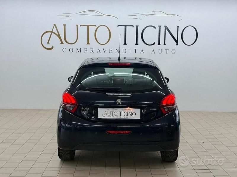 Usata Peugeot 208 Allure 82 CV (60 kW) 2016 Viola Utilitaria