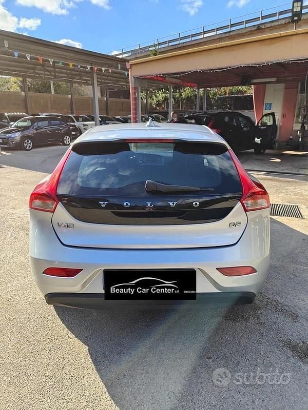 Usata Volvo V40 114 CV (83 kW) 2015 Grigio Berlina