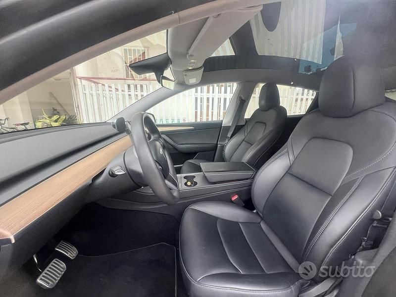 Usata Tesla Model Y 250 kW (340 CV) 2022 Nero SUV