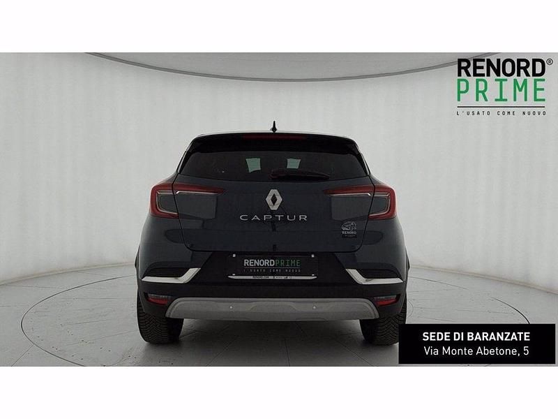 Usata Renault Captur Techno 143 CV (105 kW) 2022 Blu marino SUV