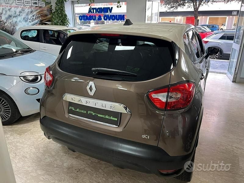 Usado Renault Captur 90 CV (66 kW) 2014 Marrón SUV