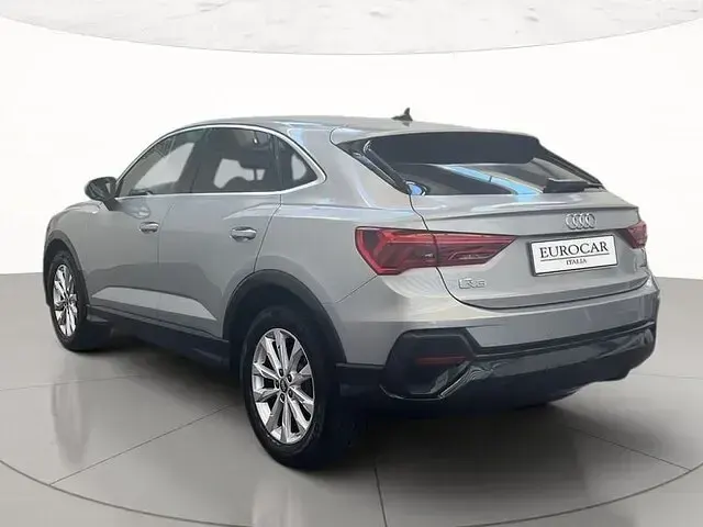 Usata Audi Q3 Sportback Business Plus 150 CV (110 kW) 2019 Argento floret metallizzato SUV