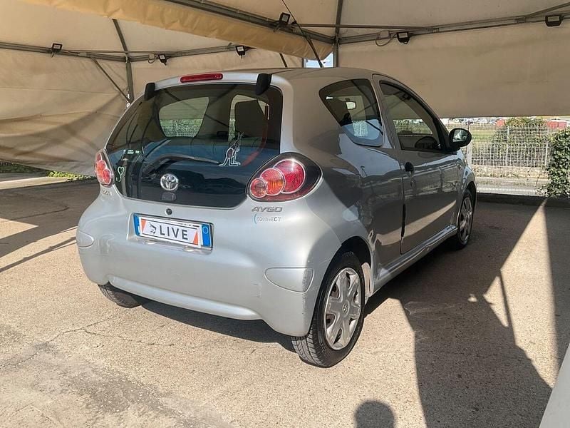 Usata Toyota Aygo Active 68 CV (50 kW) 2012 Grigio Utilitaria