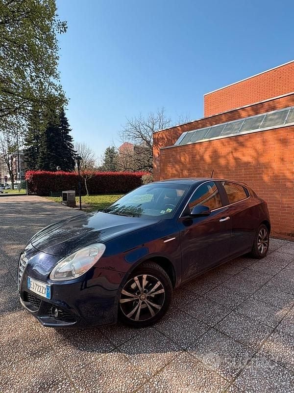 Usata Alfa Romeo Giulietta 105 CV (77 kW) 2011 Blu Berlina