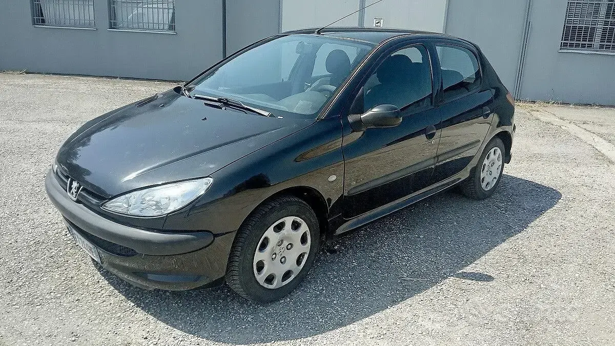 Usata Peugeot 206 75 CV (55 kW) 2005 Nero Berlina