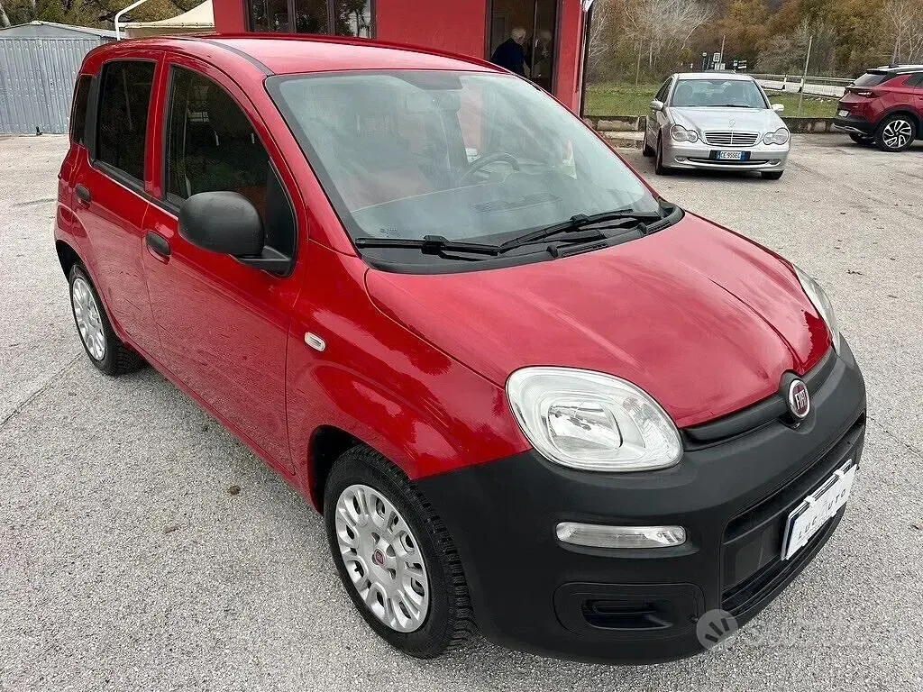 Usata Fiat Panda Easy 75 CV (55 kW) 2015 Rosso Utilitaria