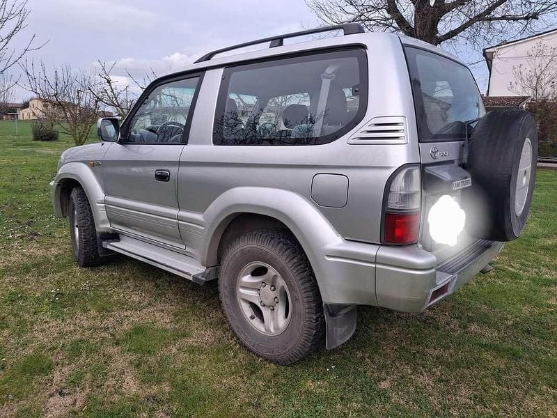 Usata Toyota Land Cruiser 163 CV (119 kW) 2001 Argento SUV