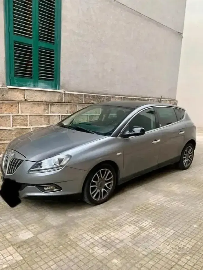Usata Lancia Delta 90 CV (66 kW) 2009 Utilitaria