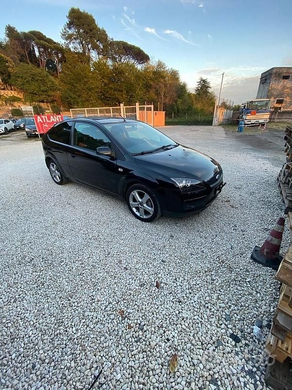 Usata Ford Focus 90 CV (66 kW) 2007 Nero Berlina