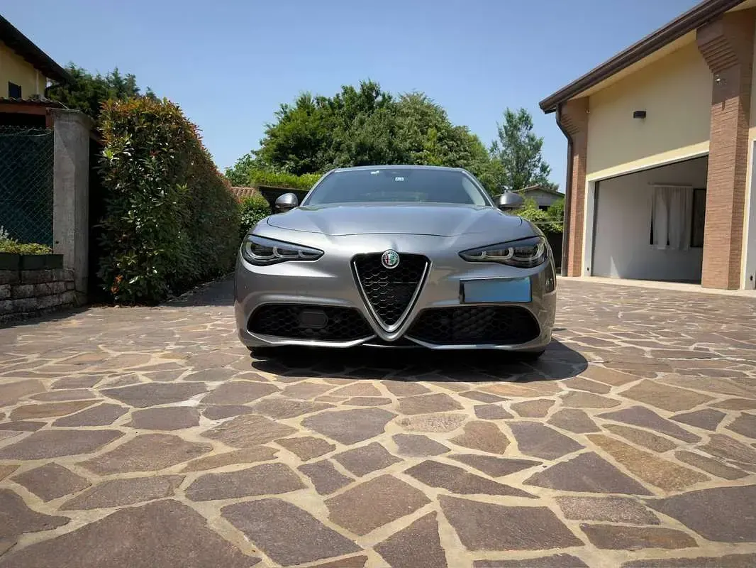 Usata Alfa Romeo Giulia Veloce 211 CV (155 kW) 2017 Grigio Berlina