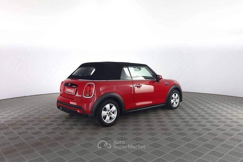 Usata Mini Cooper Cabriolet 136 CV (100 kW) 2023 Chilli red con soft top nero Cabrio