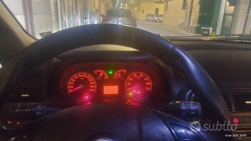 Usata Fiat Punto 2008 Blu Berlina