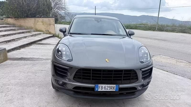 Usata Porsche Macan 258 CV (189 kW) 2015 Grigio SUV