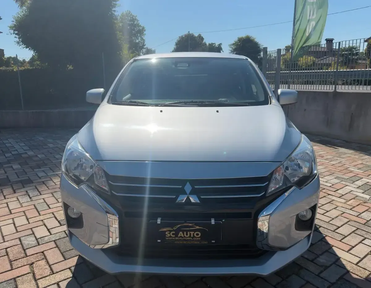 Usata Mitsubishi Space Star Intense 70 CV (51 kW) 2023 Argento Utilitaria