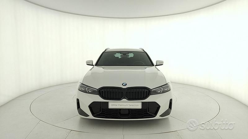 Usata BMW 320e M Sport 190 CV (139 kW) 2025 Bianco Station wagon