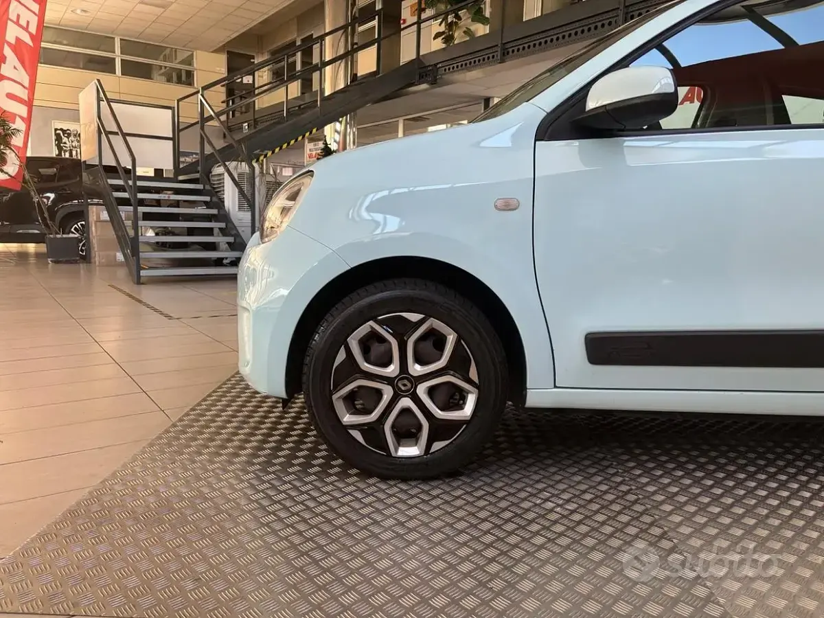 Usata Renault Twingo SE 65 CV (47 kW) 2020 Bluazzurro Utilitaria