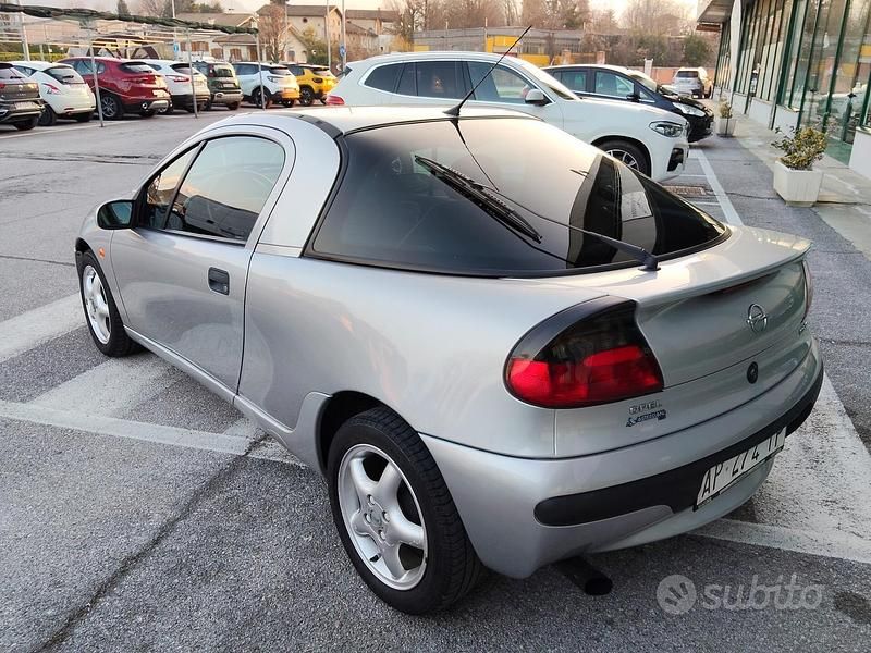 Usata Opel Tigra 90 CV (66 kW) 1997 Grigio Coupé
