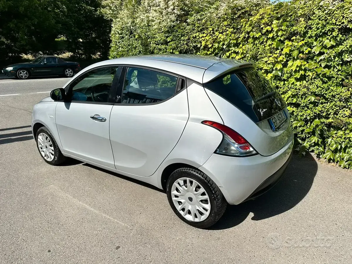 Usata Lancia Ypsilon 69 CV (50 kW) 2013 Utilitaria