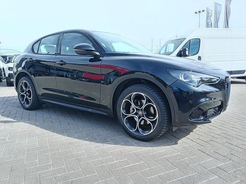 Usata Alfa Romeo Stelvio Sprint 210 CV (154 kW) 2024 Nero SUV