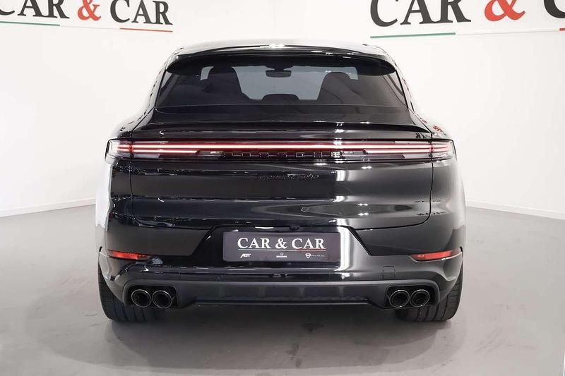 Usata Porsche Cayenne Turbo E-Hybrid 740 CV (544 kW) 2024 Nero SUV