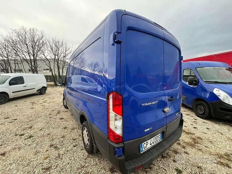 Usata Ford Transit Trend 131 CV (96 kW) 2023 Blu/azzurro Furgone