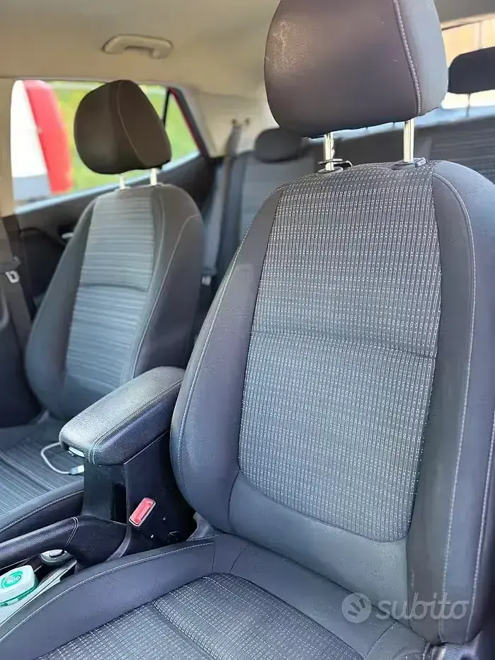 Usata Kia Stonic 100 CV (73 kW) 2020 Rosso SUV