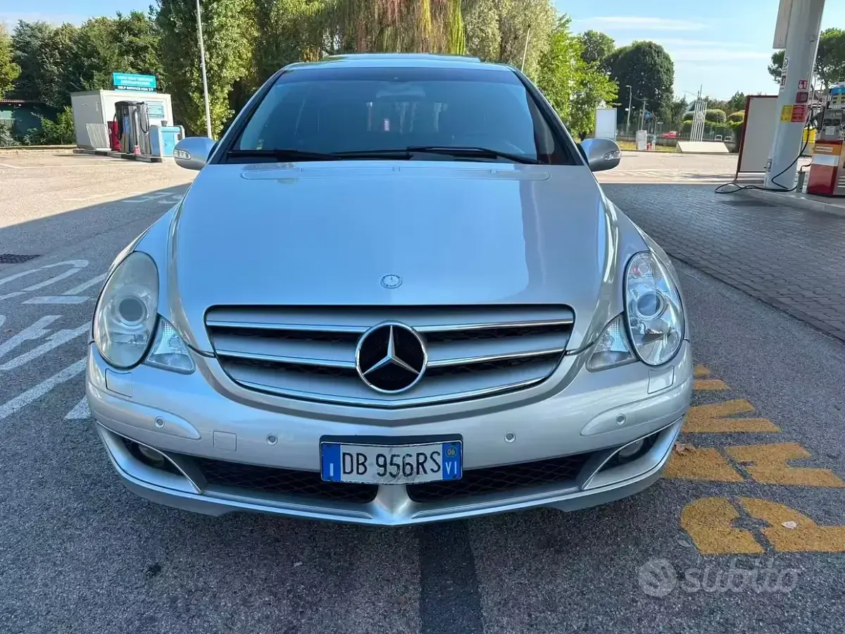 Usata Mercedes R320 224 CV (164 kW) 2006 Grigio Station wagon