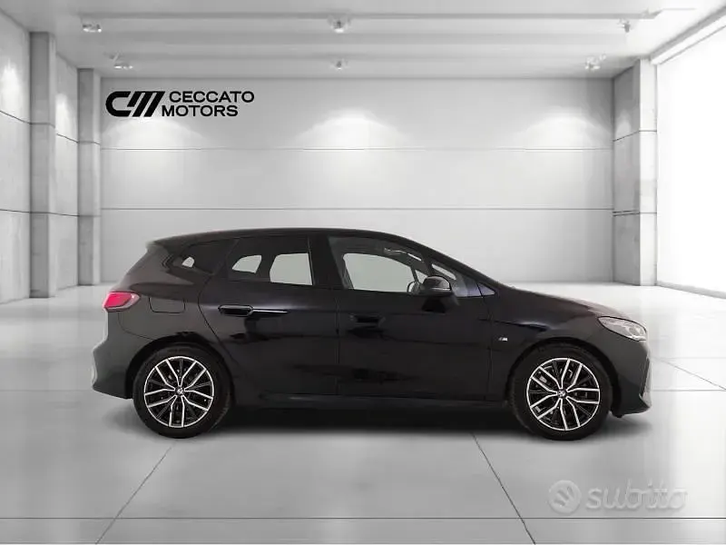 Usata BMW 223 Active Tourer Comfort Edition 197 CV (144 kW) 2024 Nero Monovolume