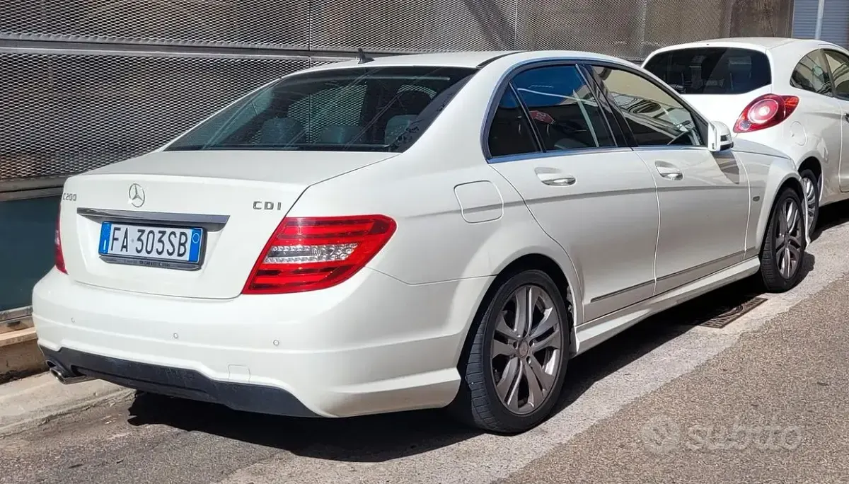 Usata Mercedes C200 122 CV (89 kW) 2012 Bianco Berlina