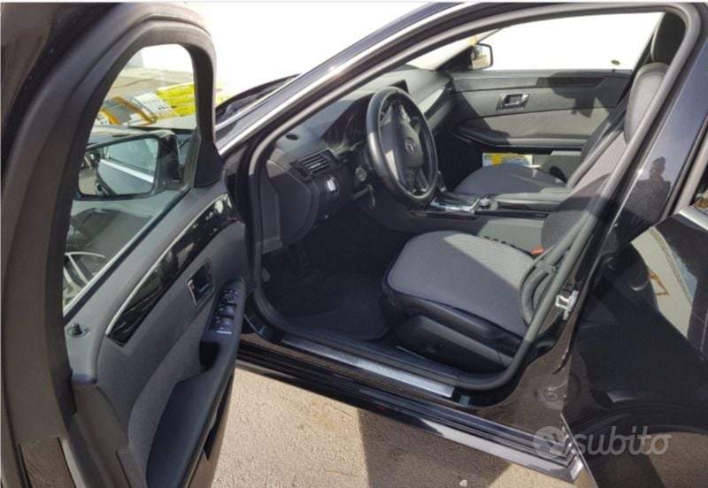 Usata Mercedes E220 170 CV (125 kW) 2009 Nero Berlina