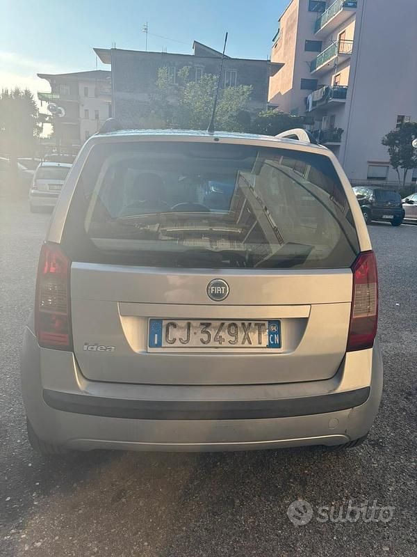Usata Fiat Idea Emotion 95 CV (69 kW) 2004 Grigio Monovolume