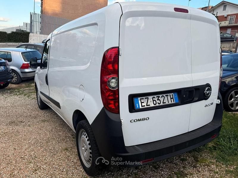 Usata Opel Combo 90 CV (66 kW) 2015 Bianco Monovolume