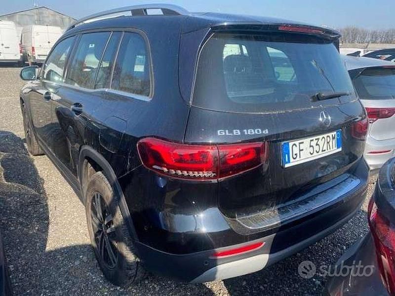 Usata Mercedes GLB180 Business 116 CV (85 kW) 2021 Nero SUV