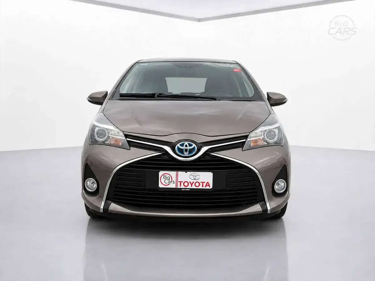 Usata Toyota Yaris Hybrid Active 75 CV (55 kW) 2016 Other Berlina