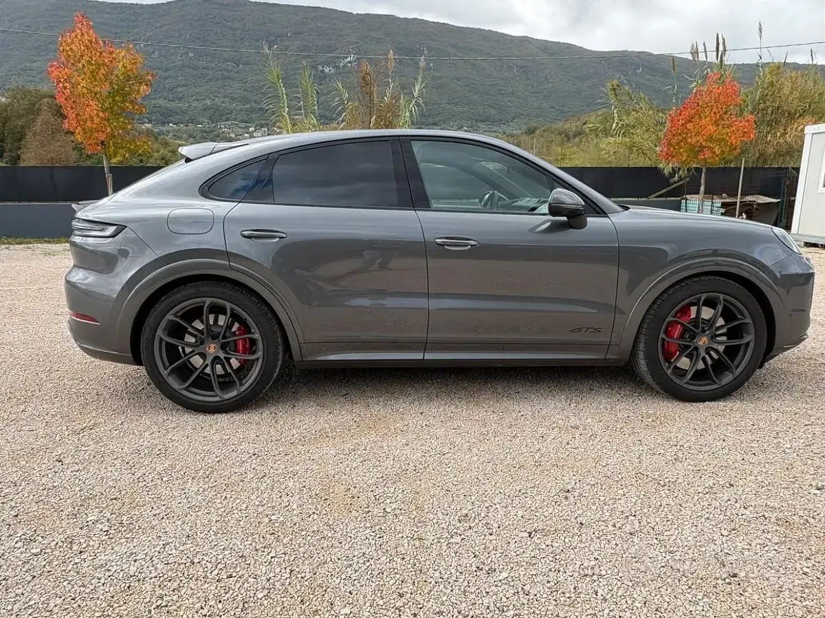 Usata Porsche Cayenne GTS 500 CV (367 kW) 2025 Grigio SUV