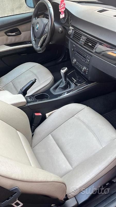 Usata BMW 320 Cabriolet 170 CV (125 kW) 2007 Blu Cabrio