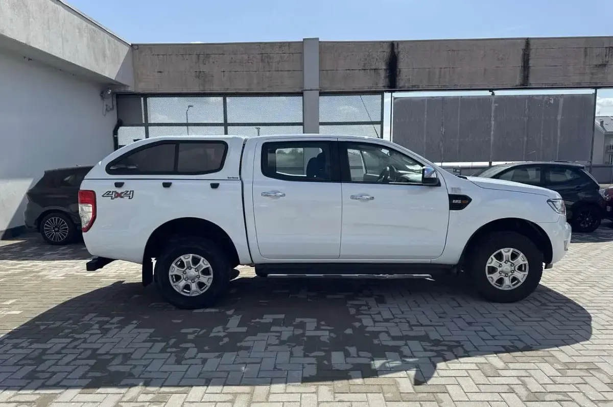 Usata Ford Ranger XLT 160 CV (117 kW) 2022 Bianco Pick-up