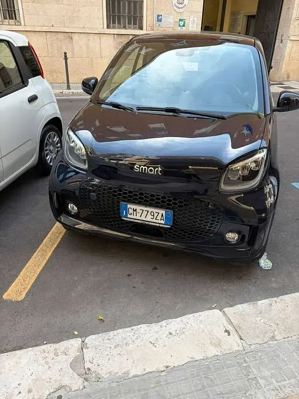 Usata Smart ForTwo Coupé Pulse 41 kW (56 CV) 2023 Blu/azzurro Utilitaria