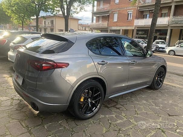 Usata Alfa Romeo Stelvio Veloce 210 CV (154 kW) 2020 Grigio SUV