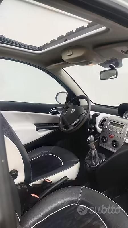 Usata Lancia Ypsilon Platinum 75 CV (55 kW) 2011 Utilitaria